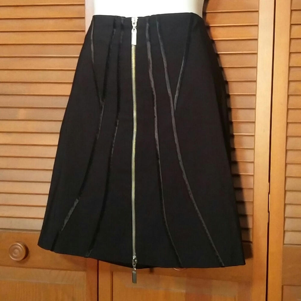 Edgy Fitted Women's skirt suit With Zippers - Picture 3 of 6